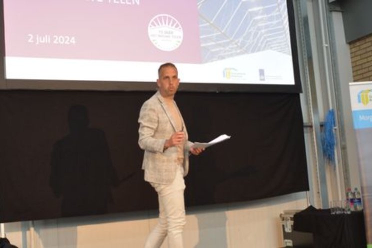 Glastuinbouw omarmt HNT, teeltmethode 15 jaar Glastuinbouw omarmt HNT, teeltmethode 15 jaar