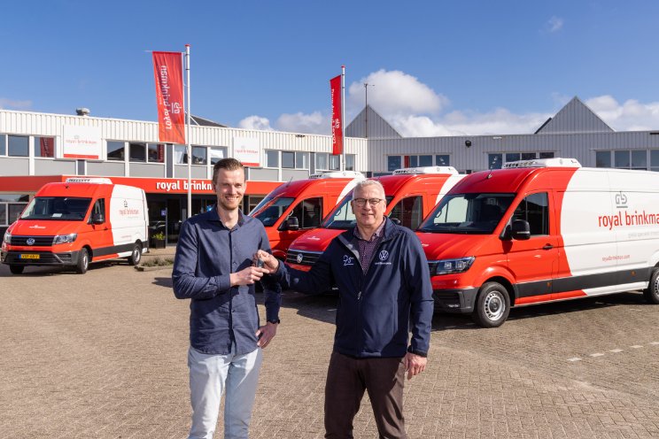 Vier geconditioneerde bussen voor biotransport Vier geconditioneerde bussen voor biotransport